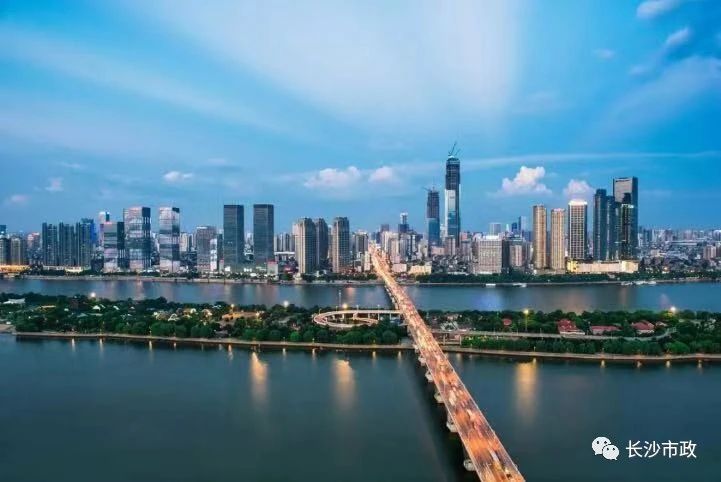 以城市，見未來；與城市，共成長